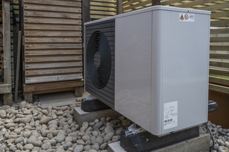 Outdoor unit of heat pump